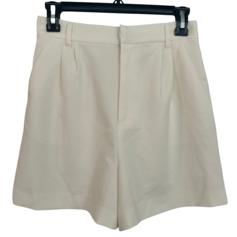 Love Tree Tailored Shorts White Women Size Small Classic European Summer GC